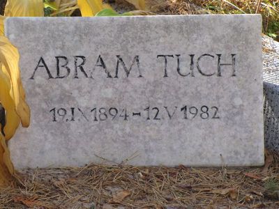 Tuch Abram
