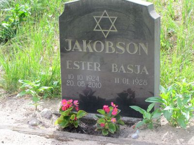 Jakobson Ester and Basja
