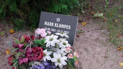 Klompus Mark
