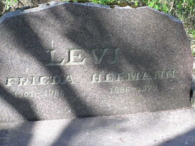 Levi
