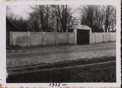 The gates from 1935
