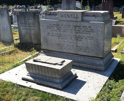 Menell (Grodzinsky) George (Mendell)
UK. London Liberal Jewish cemetery
