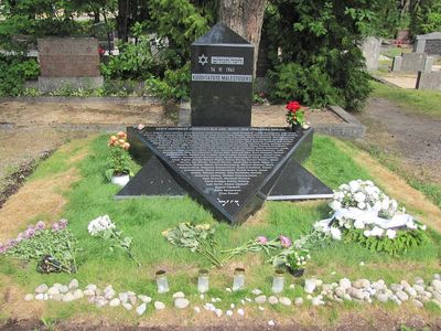 9a To estonian Jews perished in deportations
