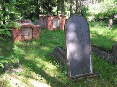 Valga cemetery - June 2007 - 2
